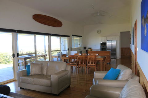 Bunkys By The Sea Holiday House - Accommodation Yamba 2