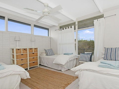 By The Sea - SPECIAL OFFER 3 FOR 2 - Accommodation Yamba 3