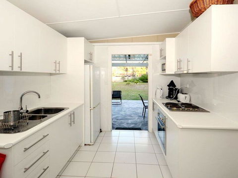 Callala Sun - Modern And Functional - Accommodation Yamba 2