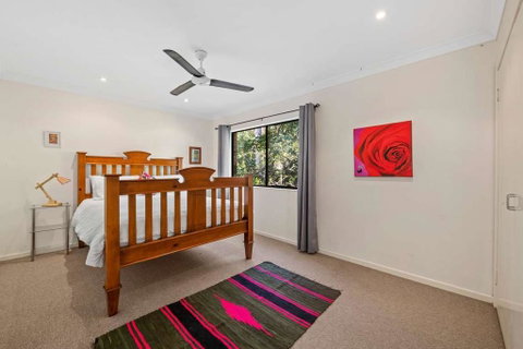 CALOUNDRA Stay - Accommodation Yamba 0