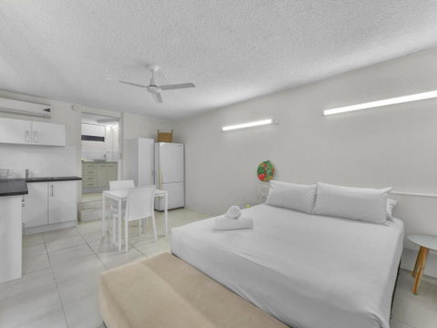 Camden Motor Inn - Accommodation Yamba 0
