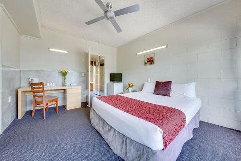 Camelot Motel - Accommodation Yamba 3