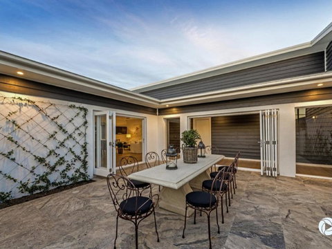 Casa Royale - Accommodation Yamba 2