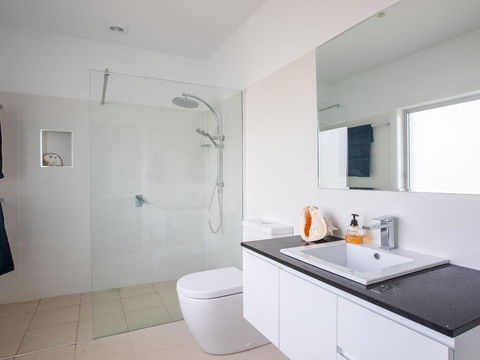 Catalina - Brand New House - Accommodation Yamba 1