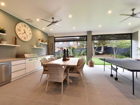 Caves Luxury Beachside Escape - Literally Across The Road From Surf Club - Accommodation Yamba 2
