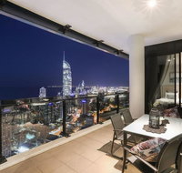 Cavill Avenue Luxury Private Apartments - Accommodation Yamba