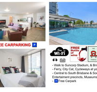 CBD Views-With FREE Wine Free-Carpark-Netflix-WiFi - Accommodation Yamba