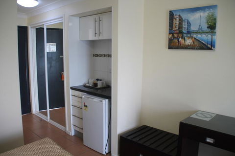Centenary Motor Inn - Accommodation Yamba 2