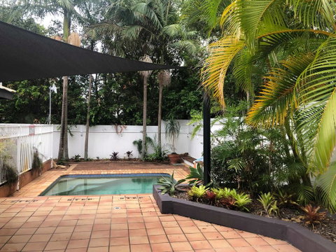 CENTRAL APARTMENT WITH POOL-WALK TO EVERYTHING - Accommodation Yamba 1