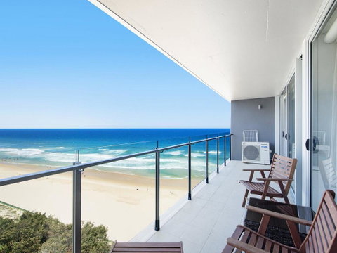 Central Surfers Paradise - Absolute Beachfront - Accommodation Yamba 1