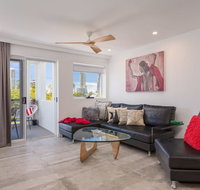 Chevron Sails - Accommodation Yamba