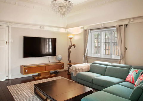 Chic 2 Bedroom Ground Floor Apartment In Trendy New Farm - Accommodation Yamba 0