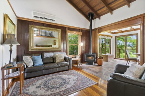 CHRISTOPHERS COTTAGE - Accommodation Yamba 1