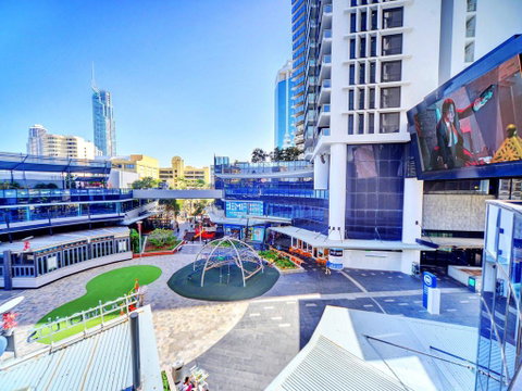 Circle On Cavill 37th Floor Ocean And River Views - Accommodation Yamba 3