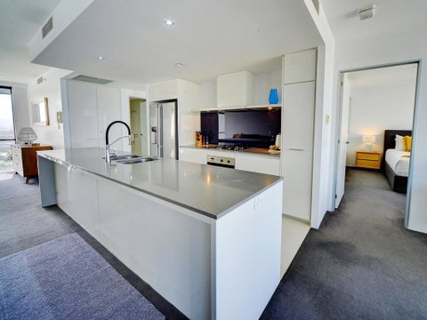 Circle On Cavill 37th Floor Ocean And River Views - Accommodation Yamba 2