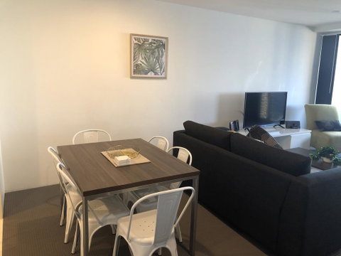 Circle On Cavill Ocean View - Accommodation Yamba 3