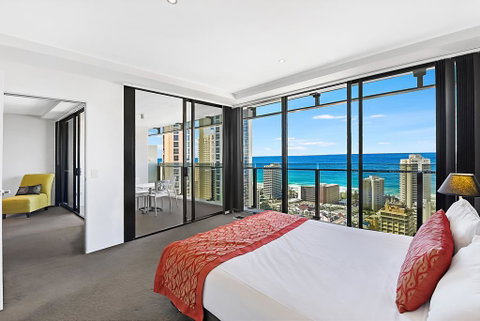 Circle On Cavill Ocean View - Accommodation Yamba 1