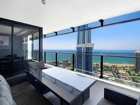 Circle On Cavill Private 2 Bed Ocean View - Accommodation Yamba 0