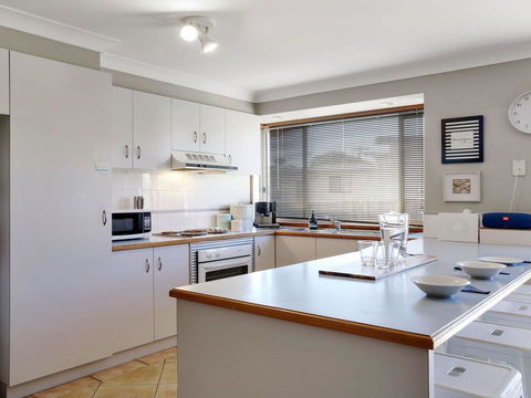 Cleveland Place - Walk To Beach And Shops - Accommodation Yamba 2