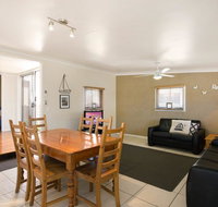 Close to Water Restaurants and Clubs Toorbul St Bongaree - Accommodation Yamba