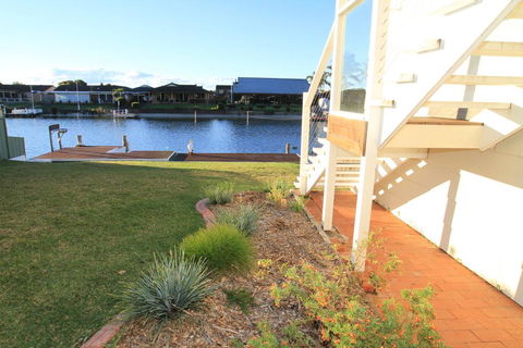 Cockatoo House - Accommodation Yamba 1