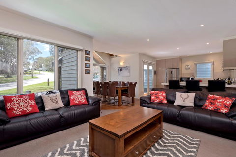 COME BY CHANCE, Dinner Plain - Accommodation Yamba 1