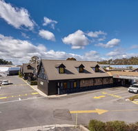 Comfort Hotel Olde Tudor - Accommodation Yamba
