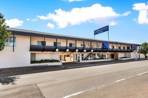 Comfort Inn & Suites Manhattan - Accommodation Yamba 1