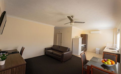 Comfort Inn And Suites Robertson Gardens - Accommodation Yamba 1