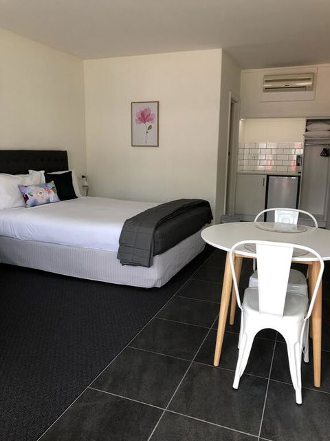 Commodore Motor Inn - Accommodation Yamba 3