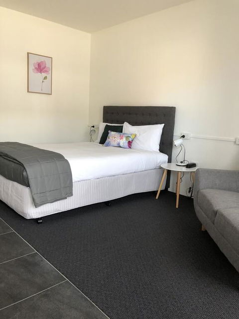 Commodore Motor Inn - Accommodation Yamba 2