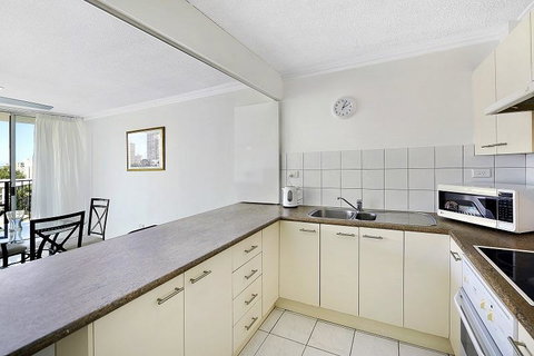 Condor Ocean View Apartments Surfers Paradise - Accommodation Yamba 3