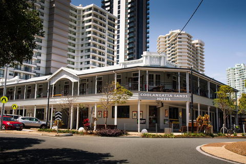 Coolangatta Sands Hotel - Accommodation Yamba 1