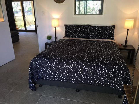 Corroboree Spa Cabin- Eaglereach - Accommodation Yamba 2