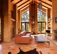 Corymbia Cottage - unique quirky private a guest favourite - Accommodation Yamba