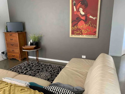 Cosy 1 Bedroom Unit With Views Of The City - Accommodation Yamba 1