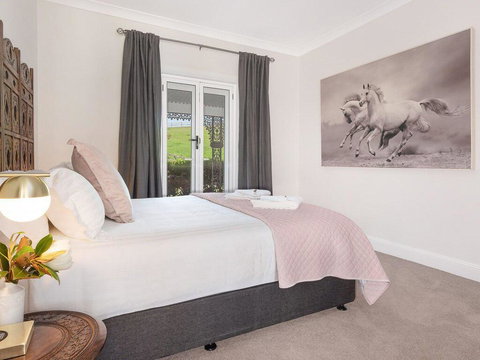 Cowley House - Stunning Entertainer, Views, Pool - Accommodation Yamba 3