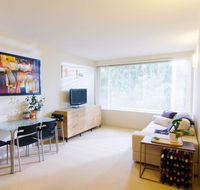 Cozy One Bedroom Apartment in Waverton - Accommodation Yamba