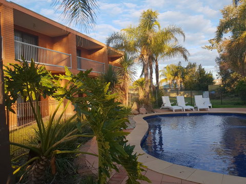 Crystal Fountain Motel Albury - Accommodation Yamba 0