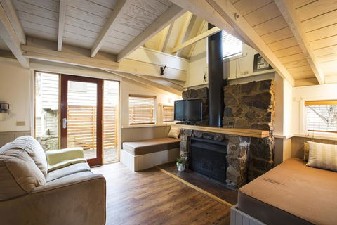 Diamantina - Accommodation Yamba 2