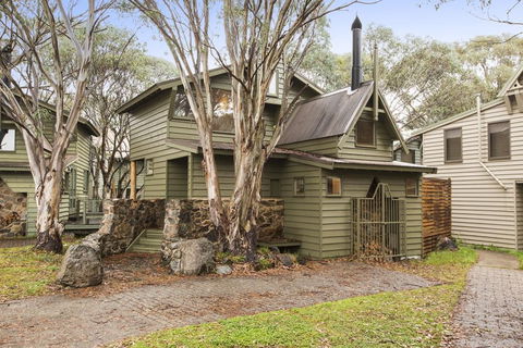 Diamantina - Accommodation Yamba 1