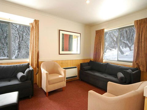 Discobulous 6 - Accommodation Yamba 3