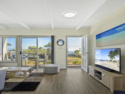 Dolphin Breeze - Fully Fenced And Pet Friendly - Accommodation Yamba 3