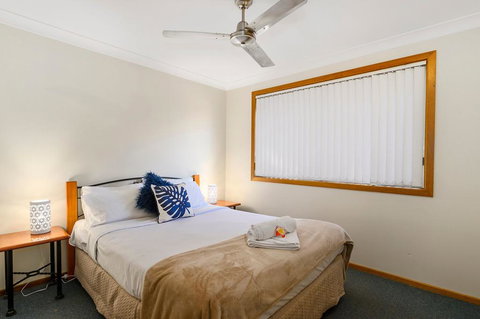 Dolphin Sands Holiday Cabins - Accommodation Yamba 2