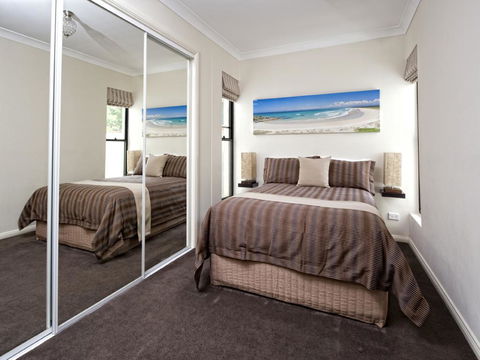 Dolphin Shores - Accommodation Yamba 1
