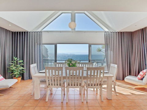 Dolphins Den - Panoramic Views - Accommodation Yamba 0