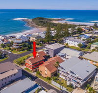Doncaster - Yamba Main beach and sea pool