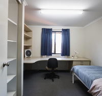 Erica Underwood House 6 Bedroom Flat - Accommodation Yamba