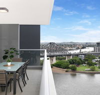 Executive Family 3 Bedroom Suite - Brisbane CBD - Views - Pool - WIFI - Free parking - Accommodation Yamba