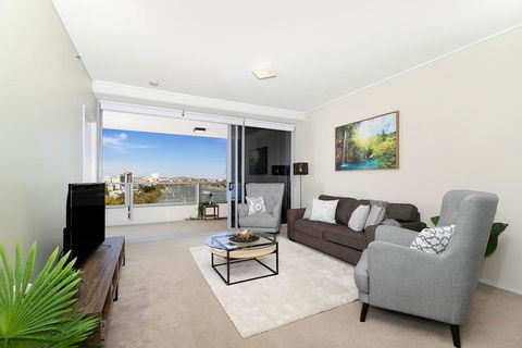Executive Lux 3 Bedroom - Brisbane CBD - Views - Pool - Wifi - Free Parking - Accommodation Yamba 1